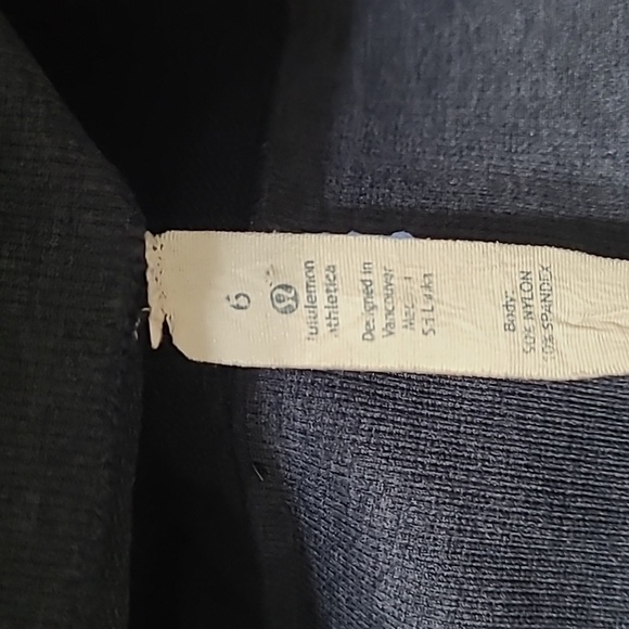 Lululemon Athletica In the Flow II Crop Navy Blue Leggings size 6 - Picture 5 of 8